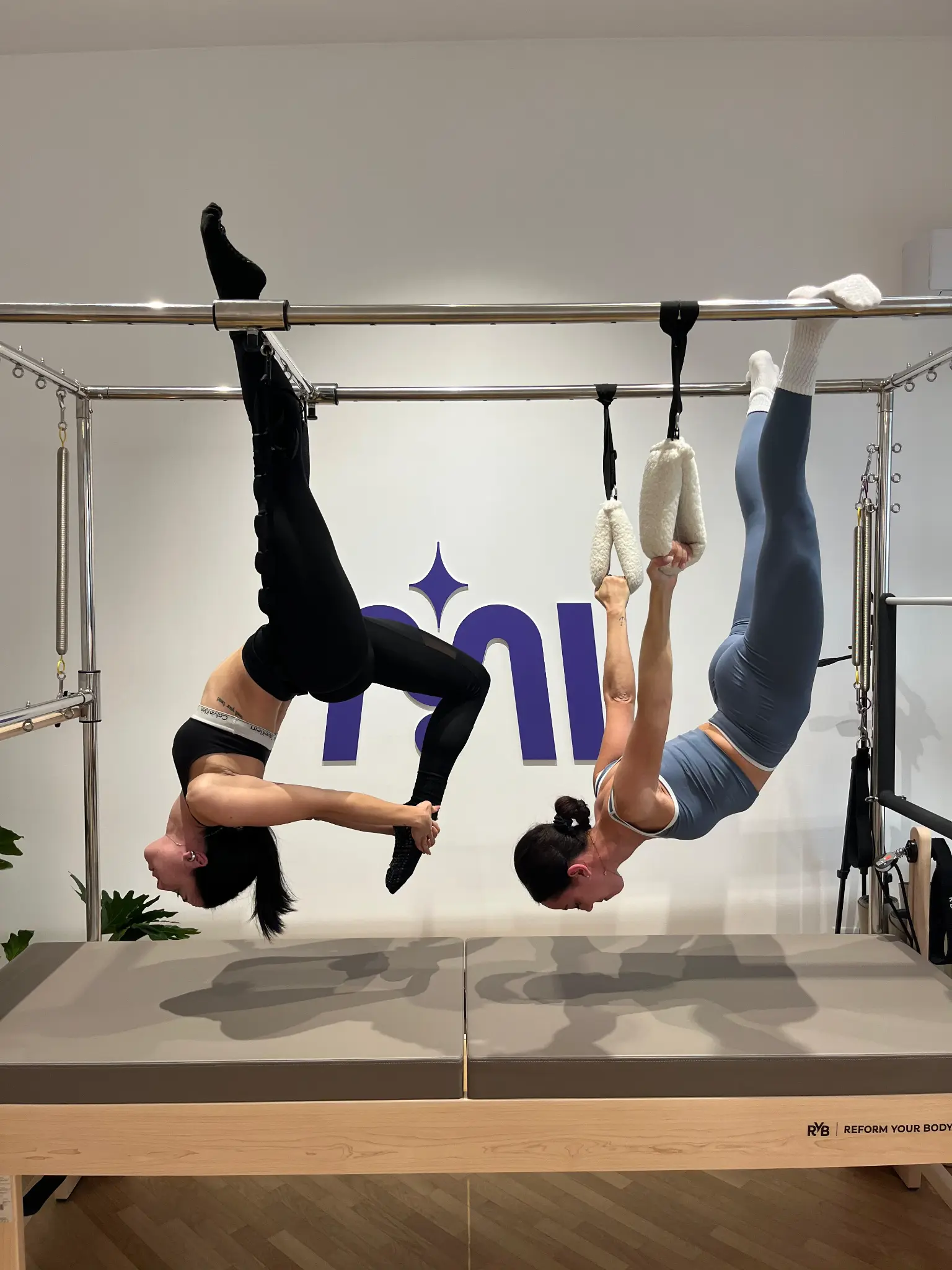 Due ragazze sul Cadillac Pilates